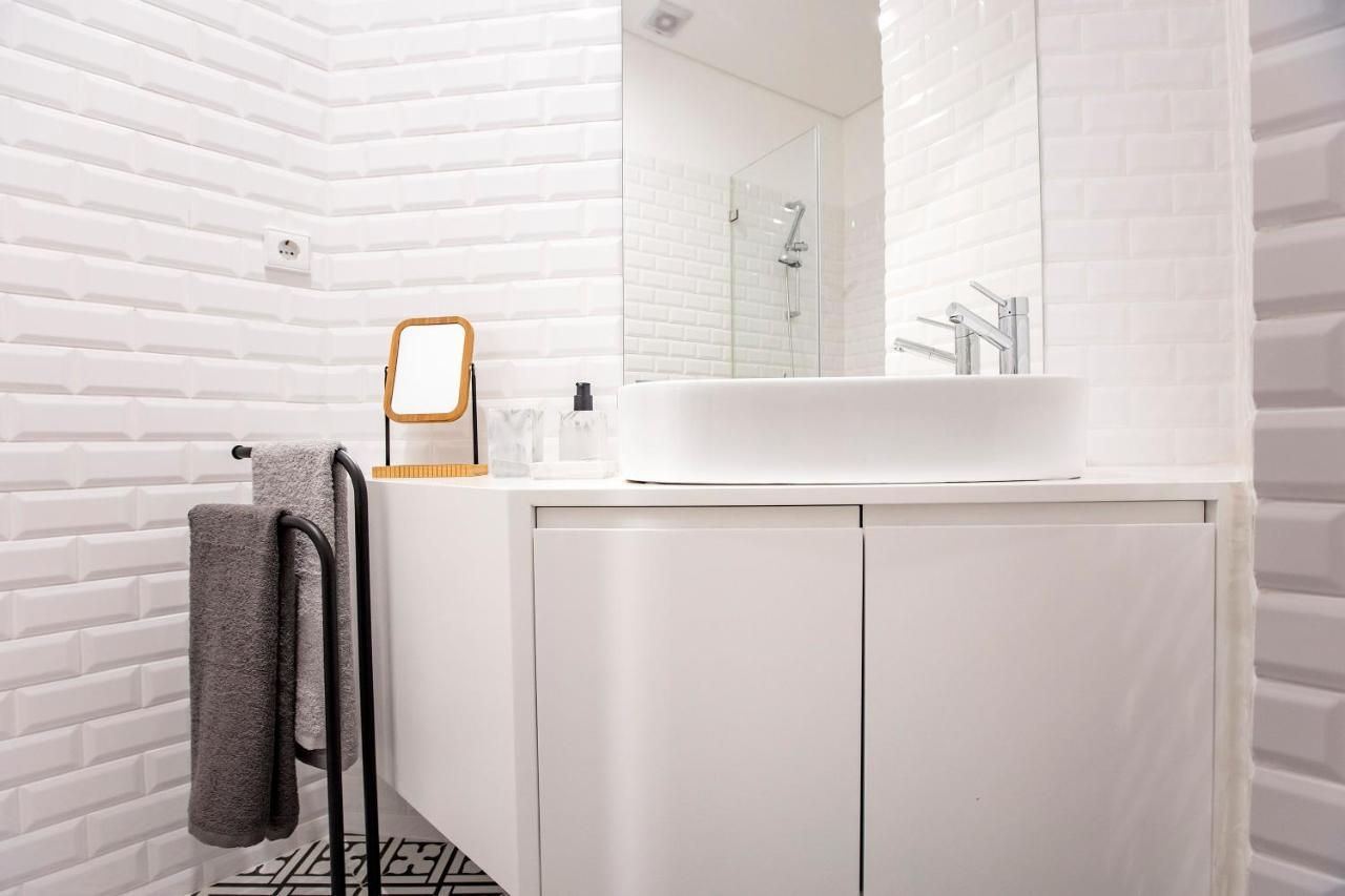 Downtown Wonder Flat W/ Ac By Lovelystay Porto Bagian luar foto