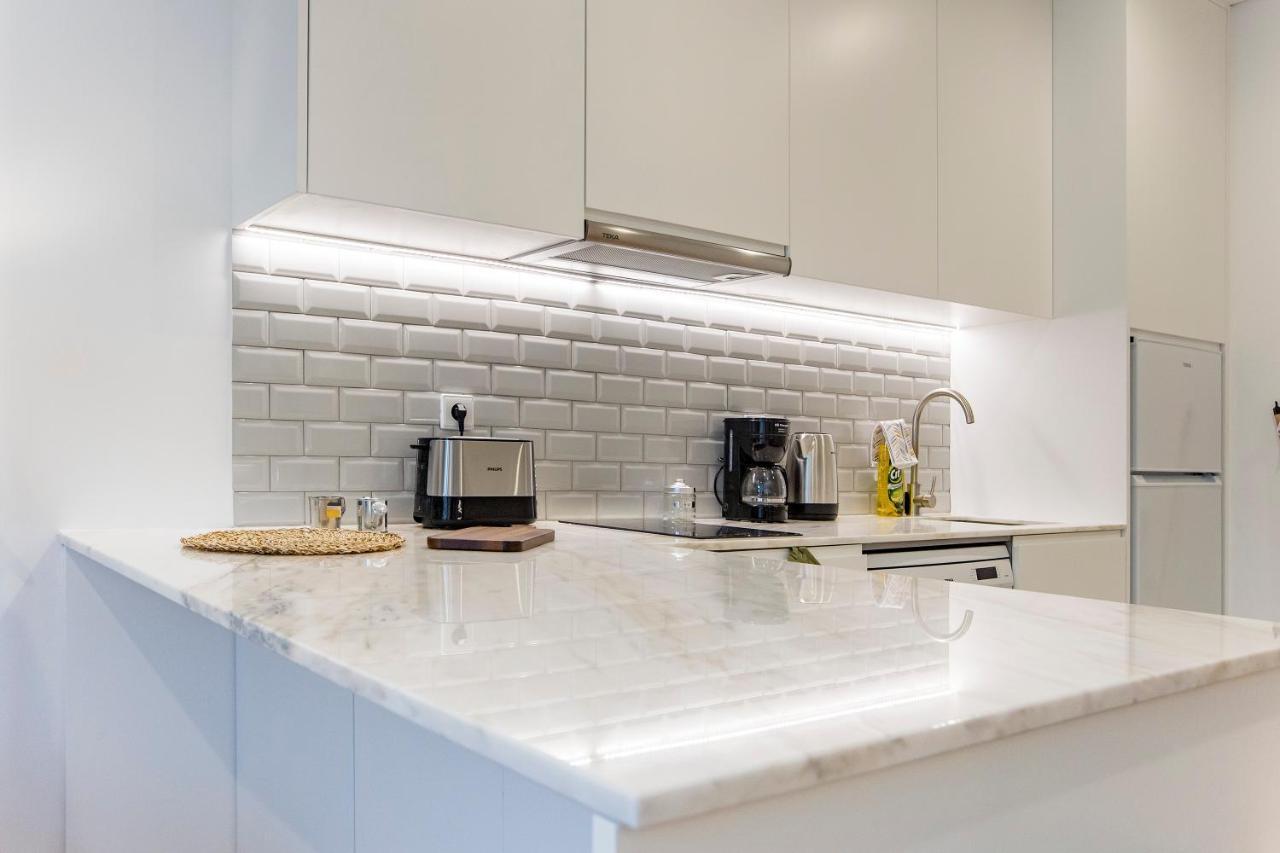Downtown Wonder Flat W/ Ac By Lovelystay Porto Bagian luar foto